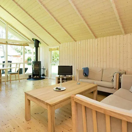 Three-bedroom In 1 Holiday home Hojby