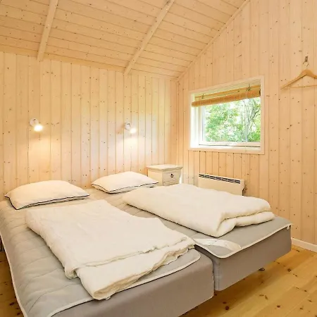 Three-bedroom In 1 Holiday home *