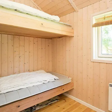 Three-bedroom In 1 Holiday home