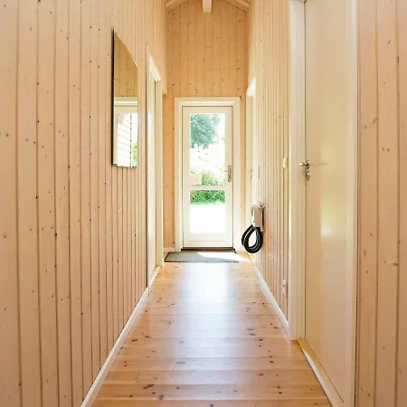 Three-bedroom In 1 Hojby