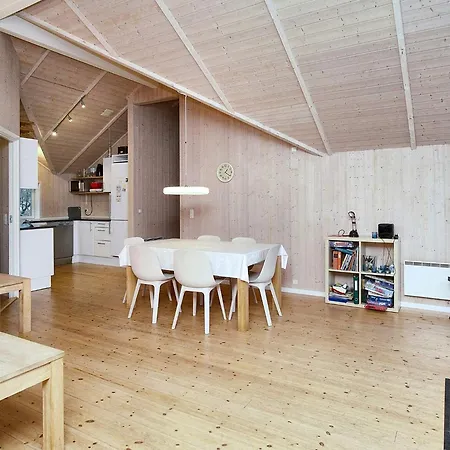 Holiday home Three-bedroom In 1