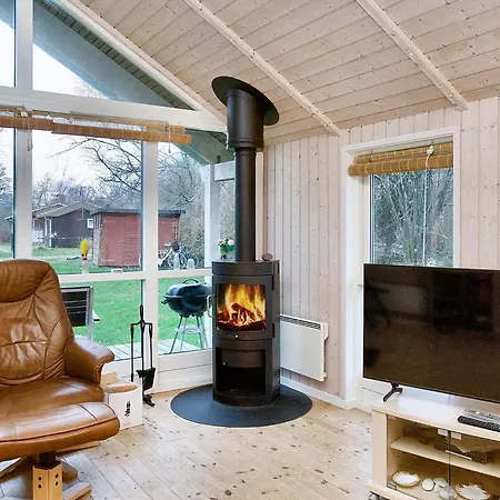 Three-bedroom In 1 *