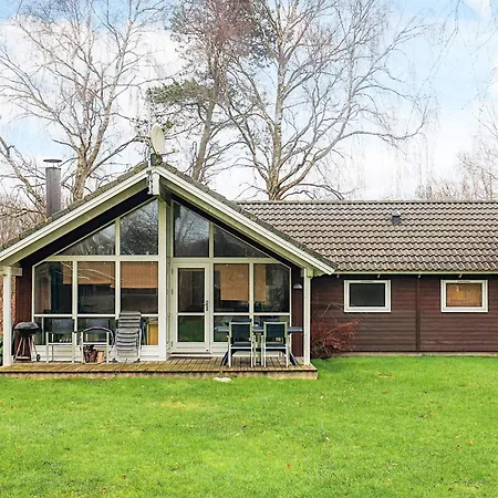 Holiday home Three-bedroom In 1 *